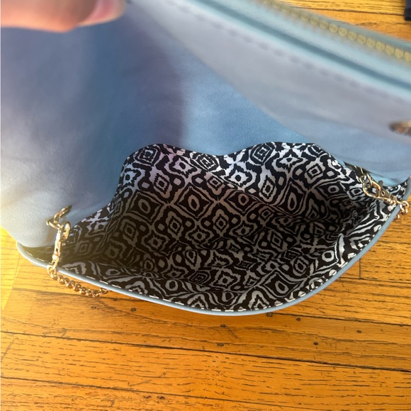 Urban Expressions Neela Woven Flap Clutch - Picture 9 of 10